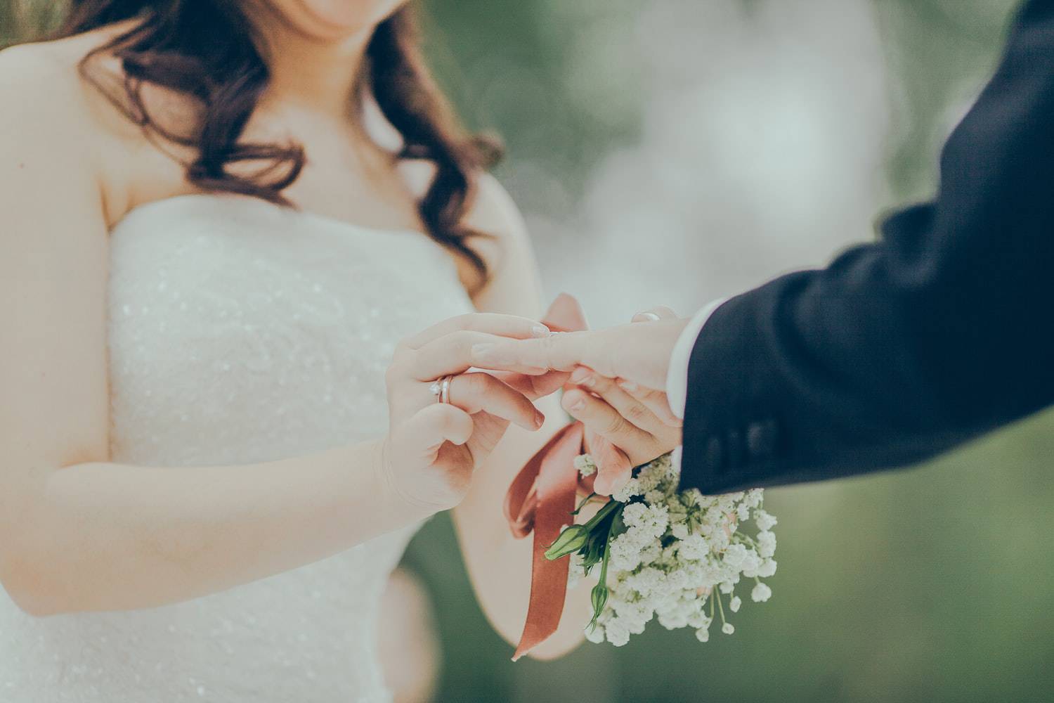 Sternzeichen, die Heiratsmaterial sind, von den besten bis zu den schlechtesten rangiert.