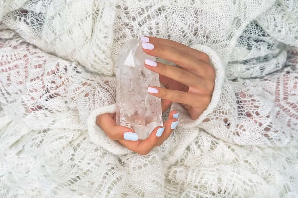 Bergkristall und seine Wirkung – Wie man ihn aufladen, reinigen und nutzen kann