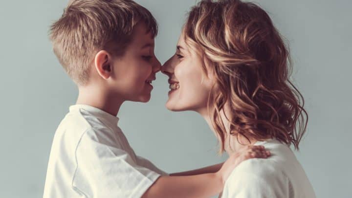 9 unglaubliche Fakten über die Beziehung zwischen Mutter und Sohn