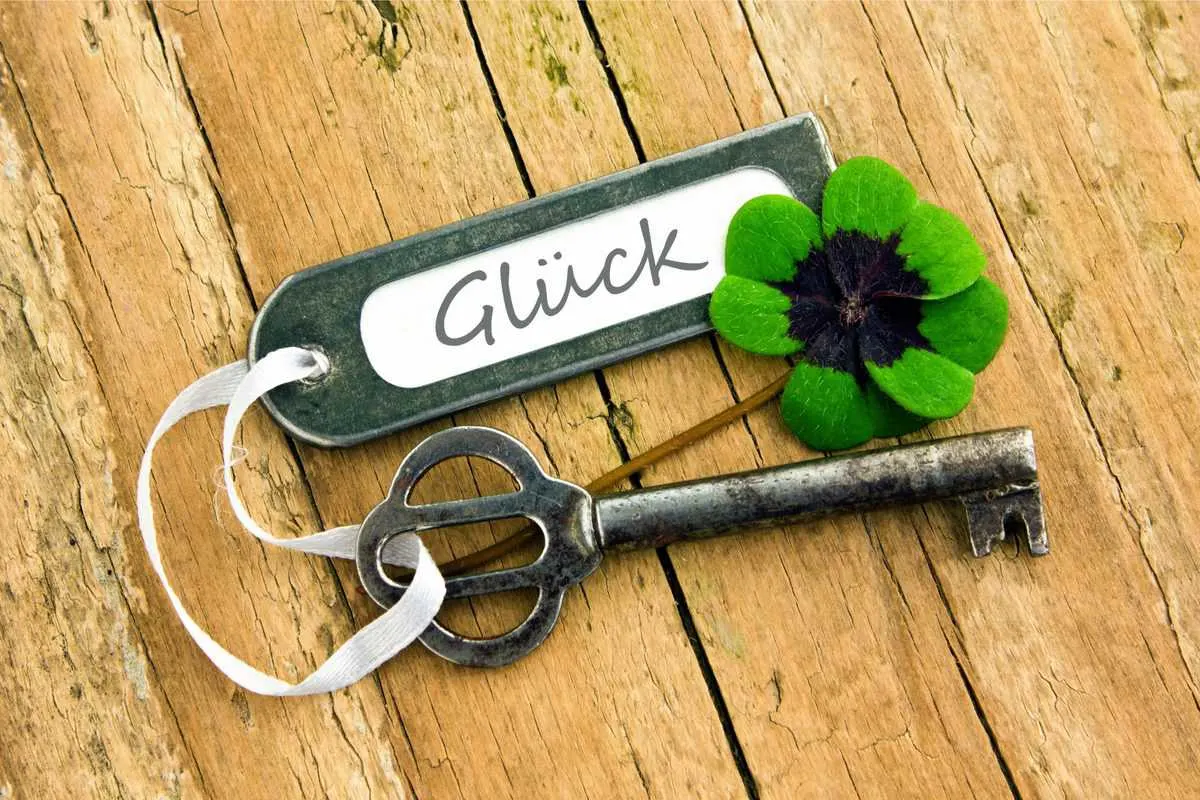 Hier ist dein Glücksbringer, laut deinem Sternzeichen