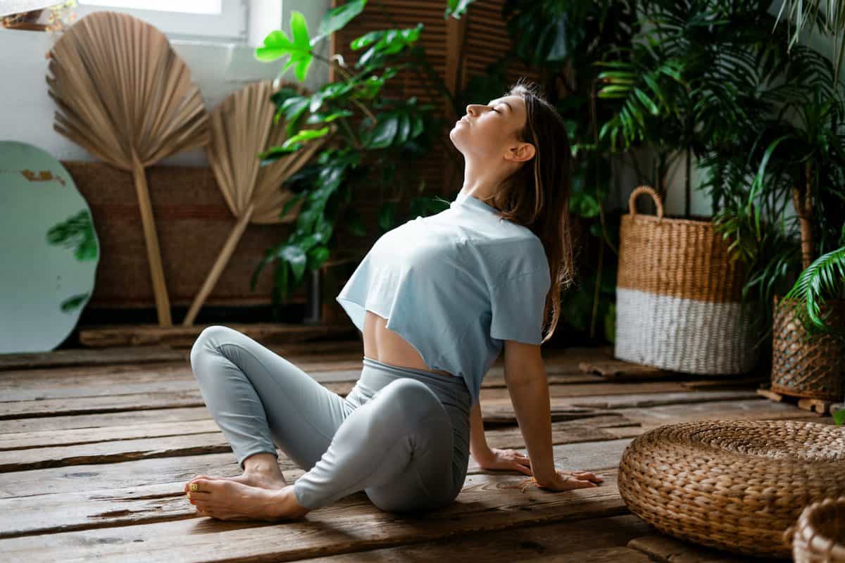Yoga für Zuhause: 5 Einfache Wege, es zu meistern