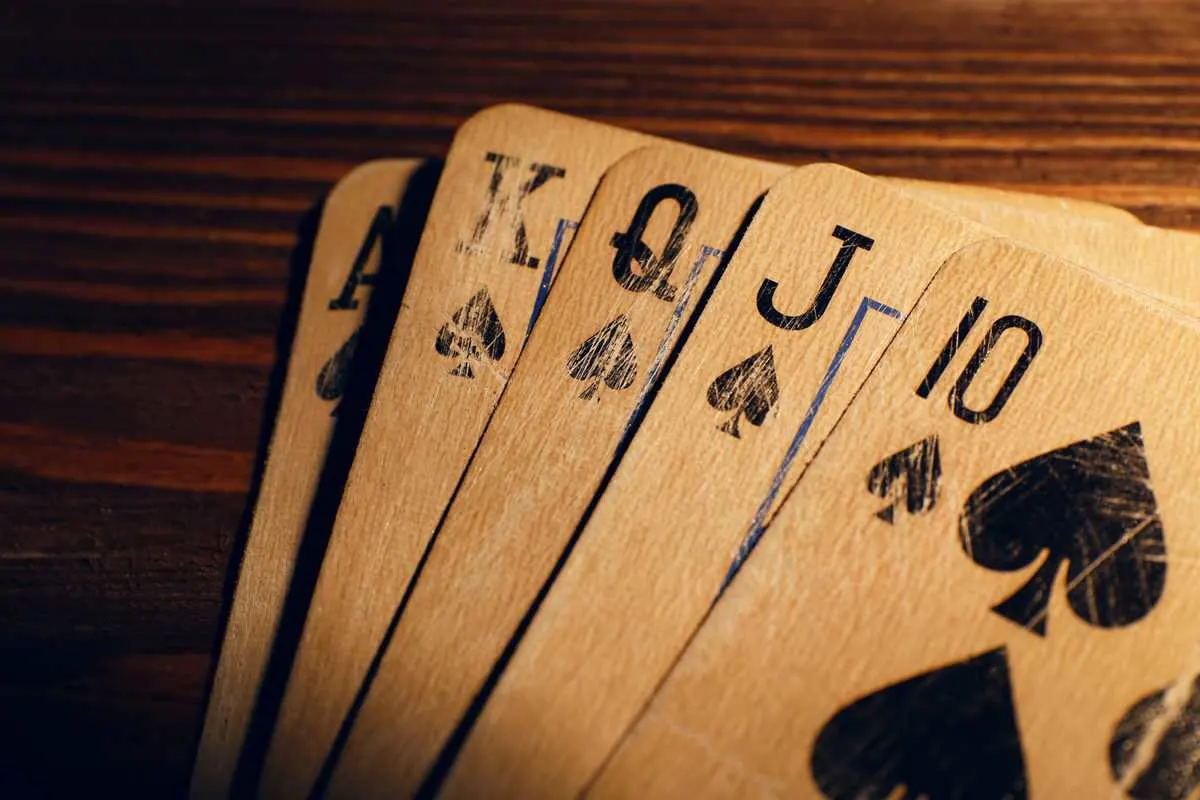 Wie Sie Ihre Zukunft mit Spielkarten vorhersagen können