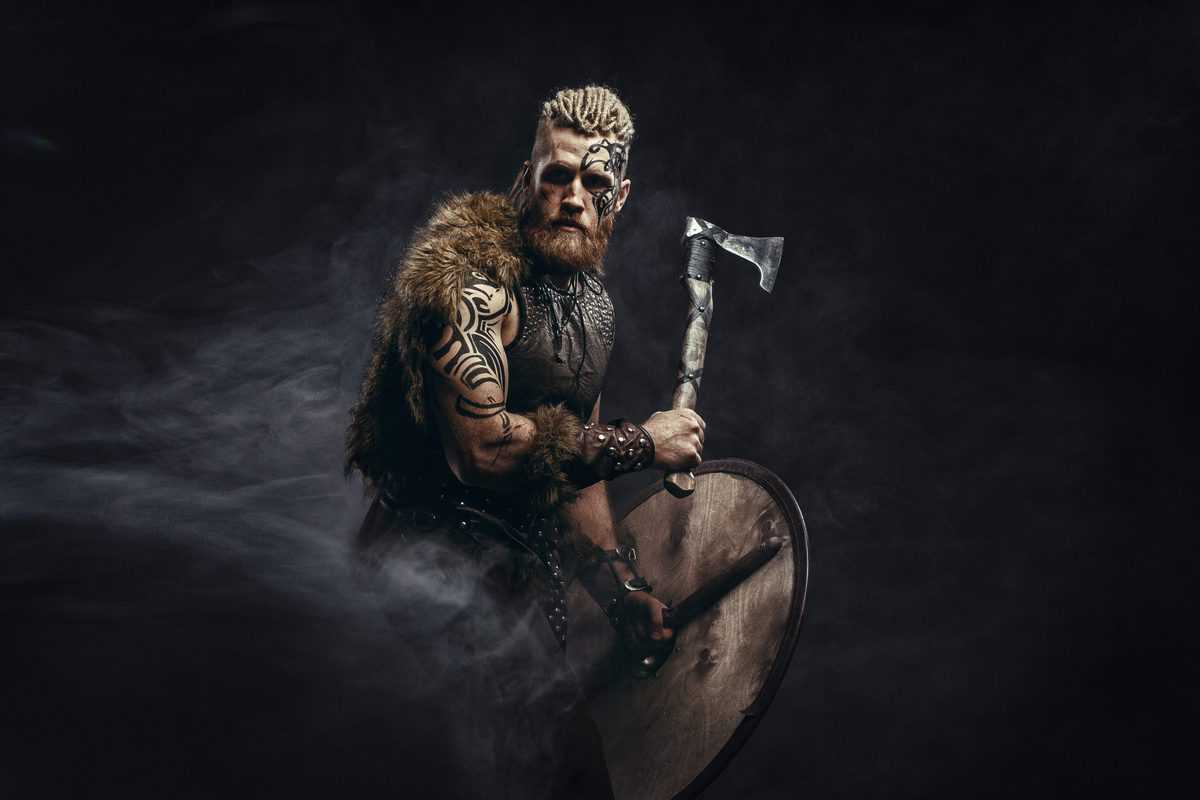Mitos e Culturas - #Tyr Bjorn Ironside, o Filho de Ragnar Lothbrok