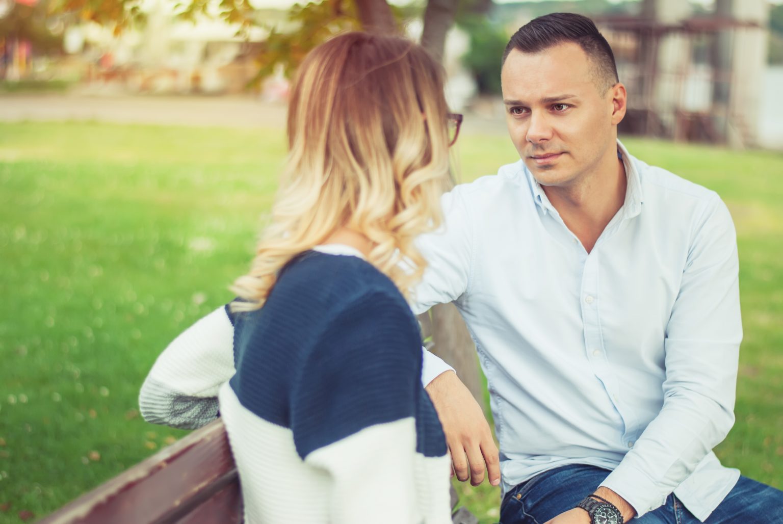 Wie Flirten Männer Die Es Ernst Meinen Wie flirten Männer, die es ernst meinen? 15 Arten des Flirts