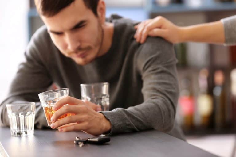 Verhalten von Alkoholikern in Beziehungen