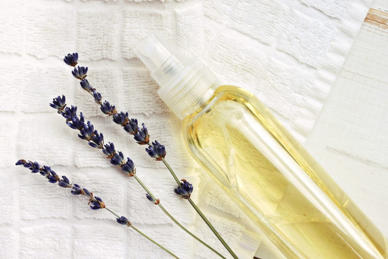 Erstelle dein eigenes Aura-Reinigungsspray für spirituelle Reinigung und Schutz