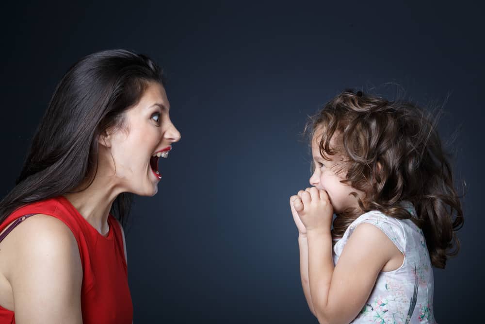 Wie du dich selbst vom Schreien abhalten kannst, wenn deine Kinder sich schlecht benehmen