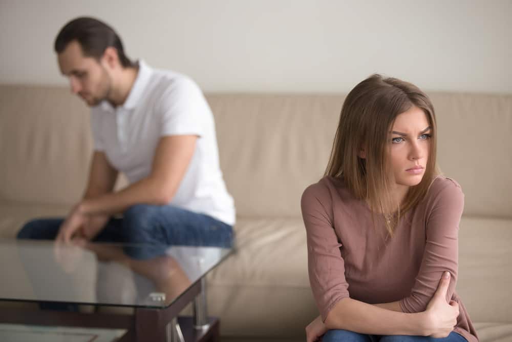 9 Gedanken, die man nur hat, wenn man in der falschen Beziehung ist