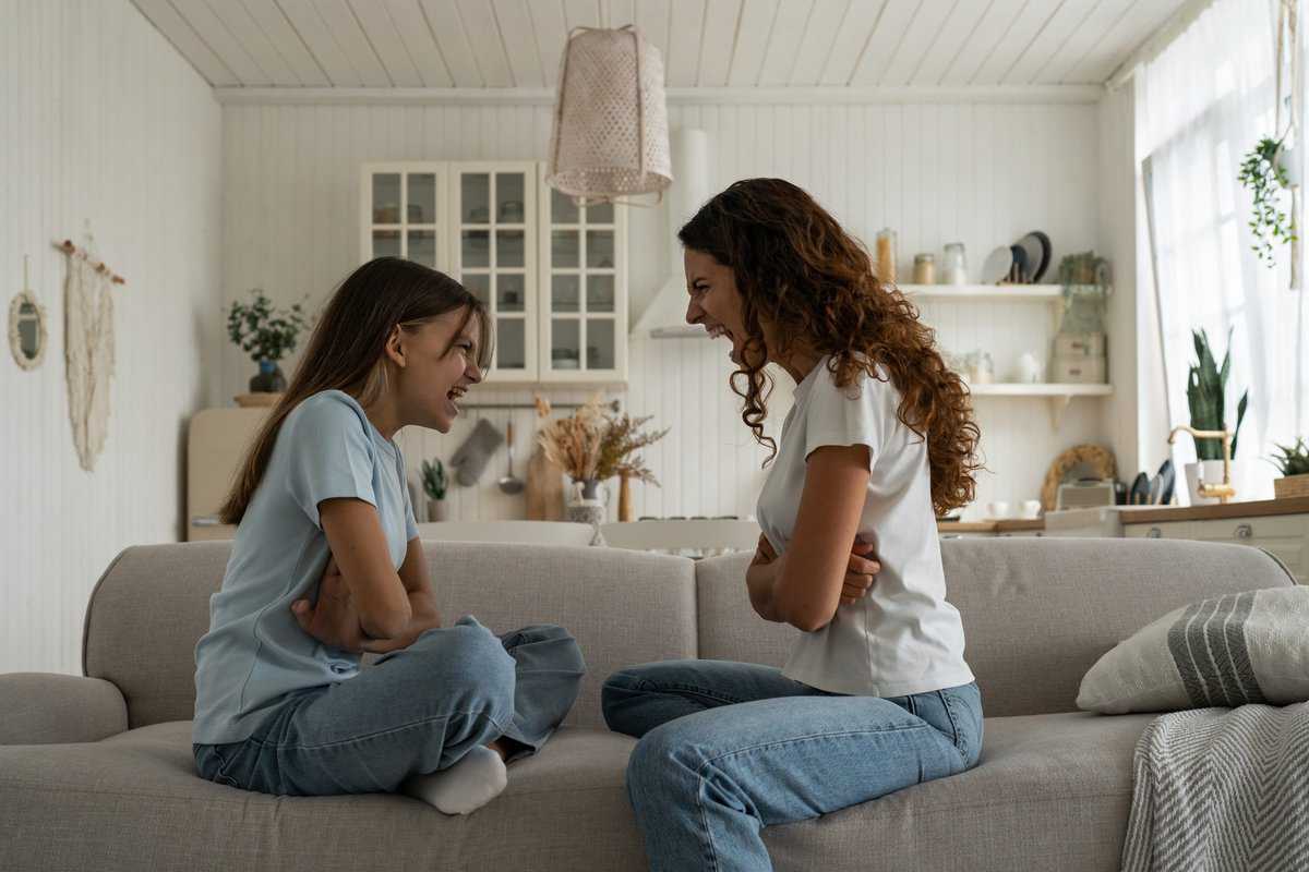 8 Anzeichen dafür, dass du mit toxischen Eltern aufgewachsen bist