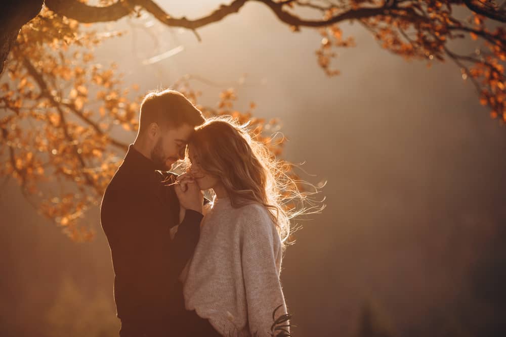7 Dinge, die du tun kannst, wenn dein Partner nicht romantisch ist