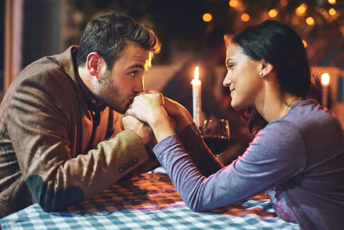 7 Rote Fahnen beim ersten Date, die auf einen schlechten Menschen hindeuten