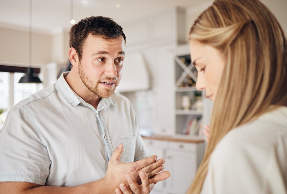 6 Anzeichen dafür, dass du dich in jemanden verliebst, der emotional nicht für dich da sein kann